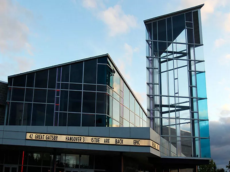 Hoe kan een bioscoop met staalconstructie de moderne bioscoopconstructie opnieuw definiëren?