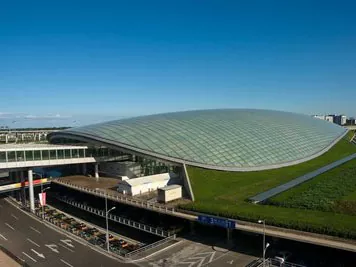 Hoogbouw luchthaven staalconstructie gebouw