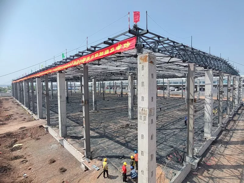 Grootschalige stalen structuur magazijnbouw