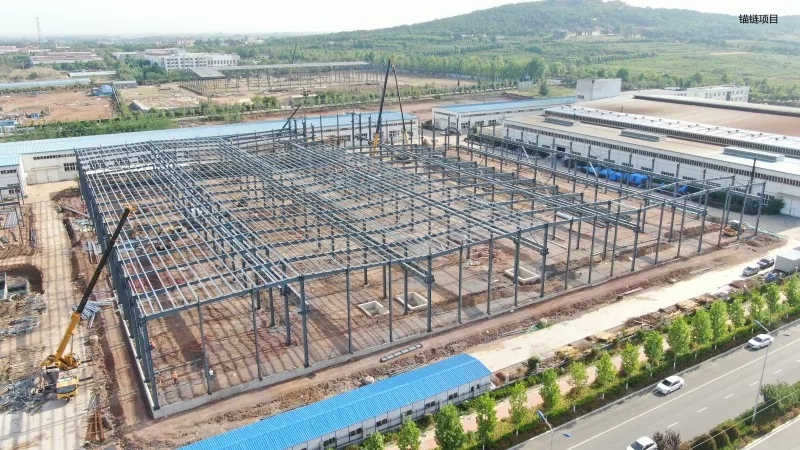 Staalconstructie Bouw van een chemisch opslagmagazijn